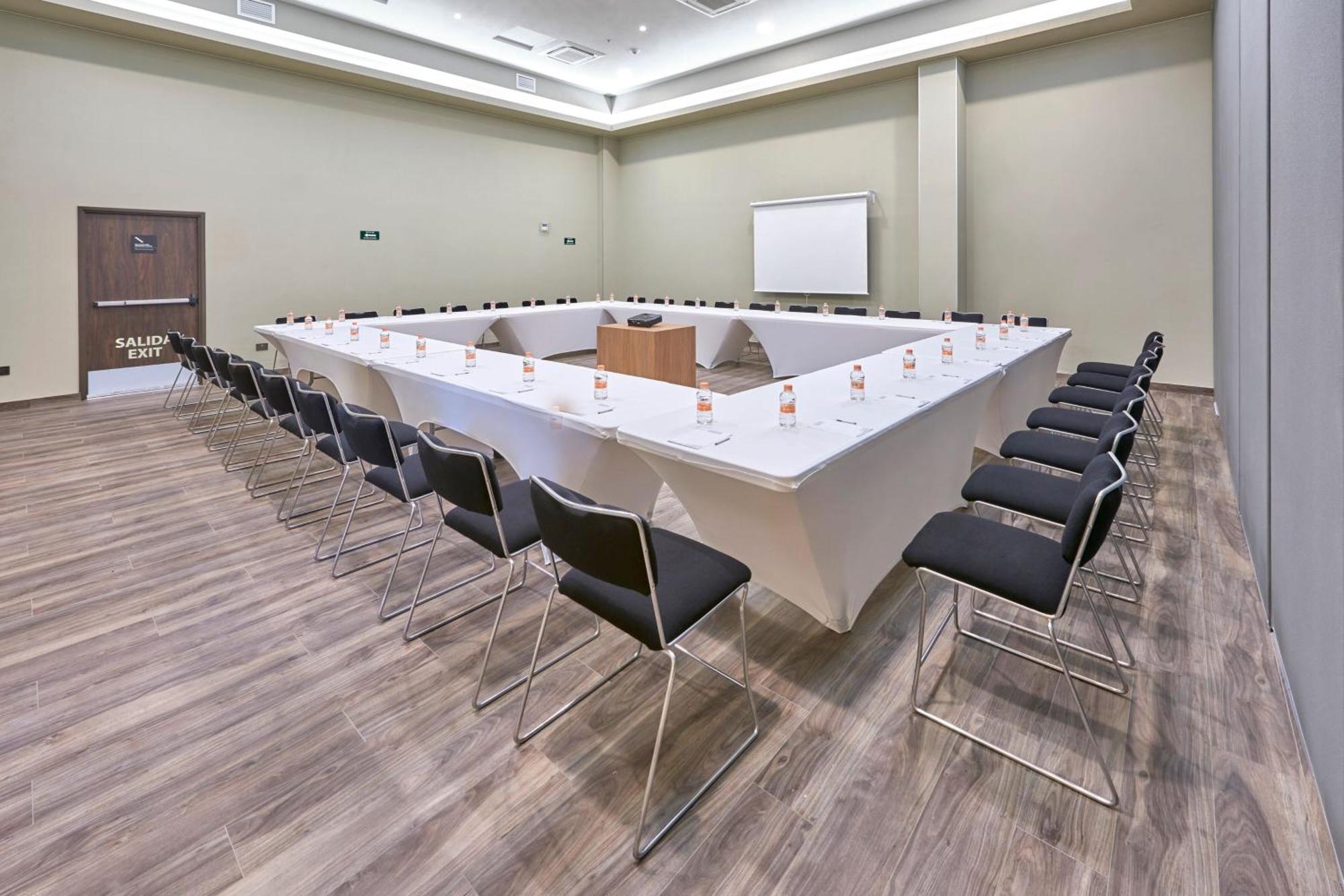 City Express Plus By Marriott Leon Centro De Convenciones Buitenkant foto