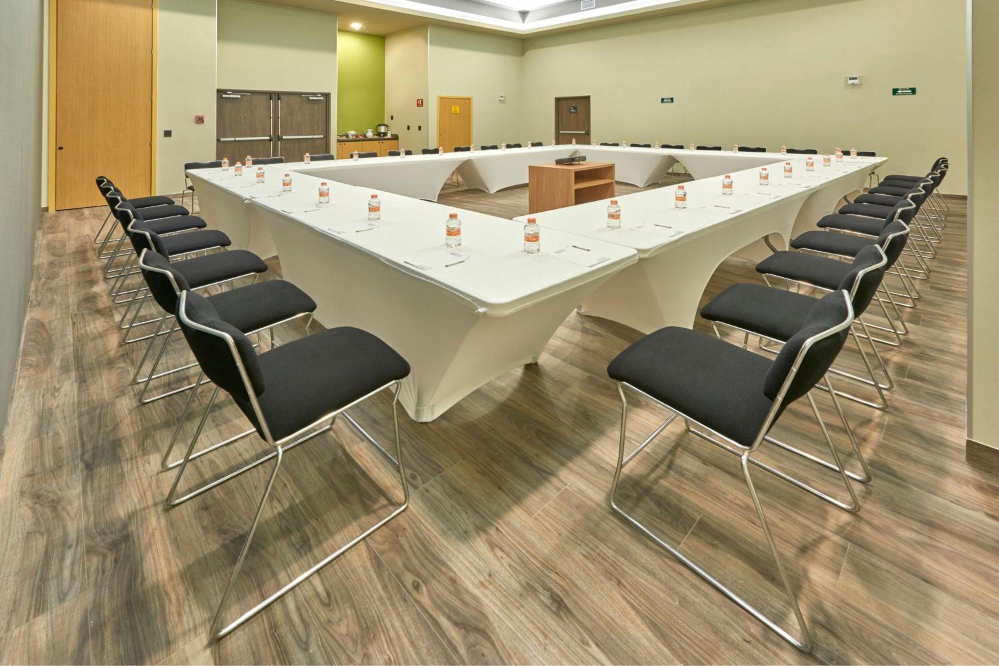 City Express Plus By Marriott Leon Centro De Convenciones Buitenkant foto